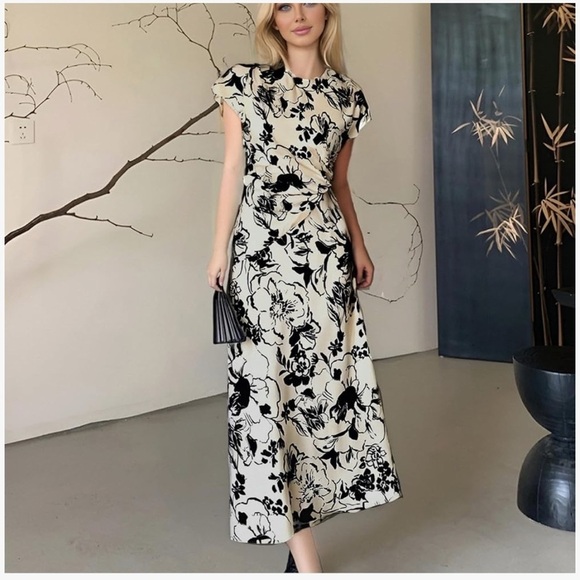 Zara Dresses & Skirts - Zara satin print midi dress